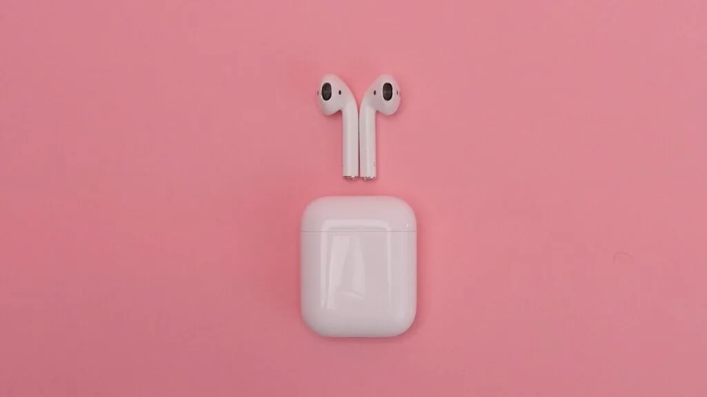 Do Airpods Have a Mic For Gaming